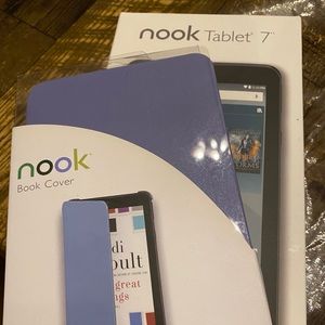 Nook and nook cover in box and never used